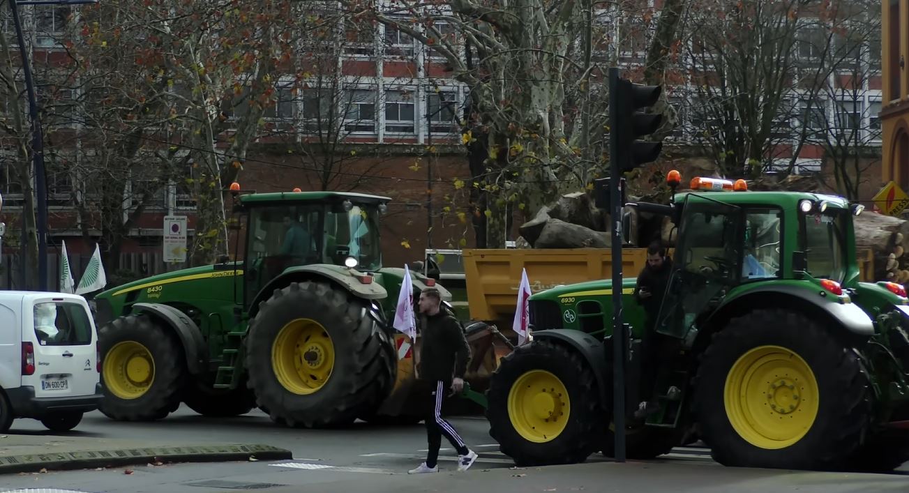 protestando na frança
