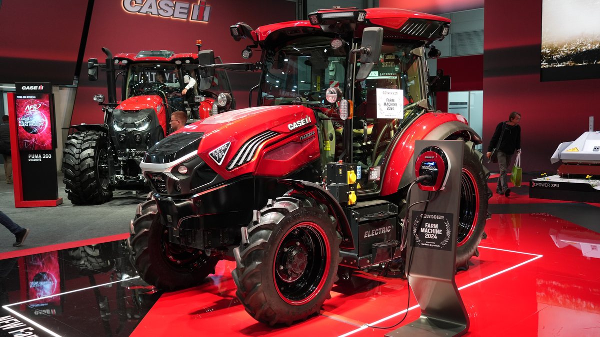 Trator elétrico Case IH Farmall 75C Electric, gêmeo do New Holland T4 Electric Power