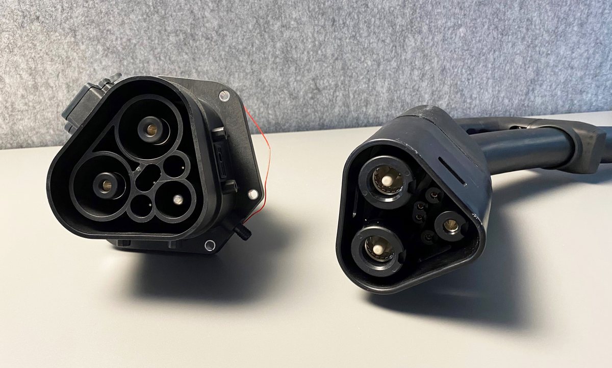 Conector MCS de carregamento em megawatt para caminhões elétricos, fabricado pela Stäubli