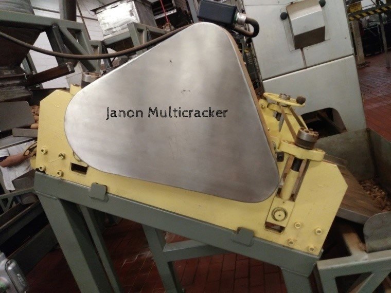 Quebrador industrial de nozes Janon Multicracker, com carenagem triangular de aço inox