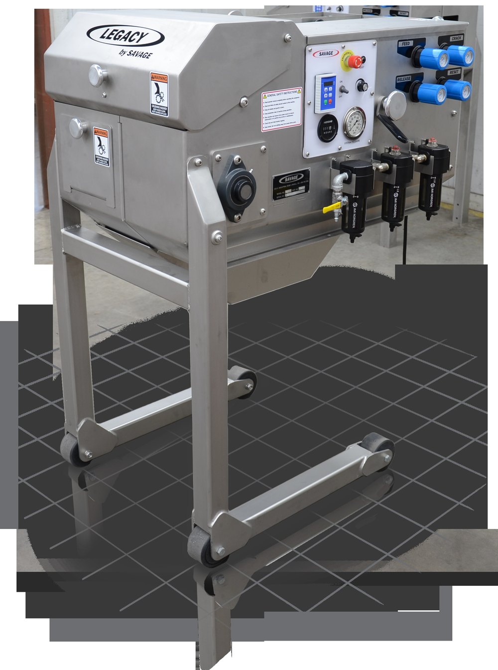 Quebrador industrial de noz pecan Savage 252S Legacy, em aço inox, sobre estrutura com pés